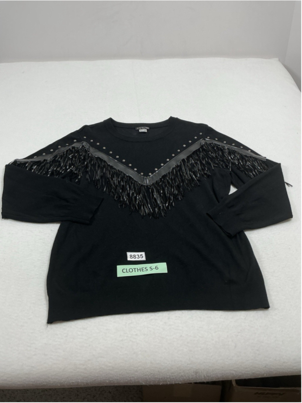 Womans Excellent Venus Pullover Sweater XL Black Long Sleeve Studs
